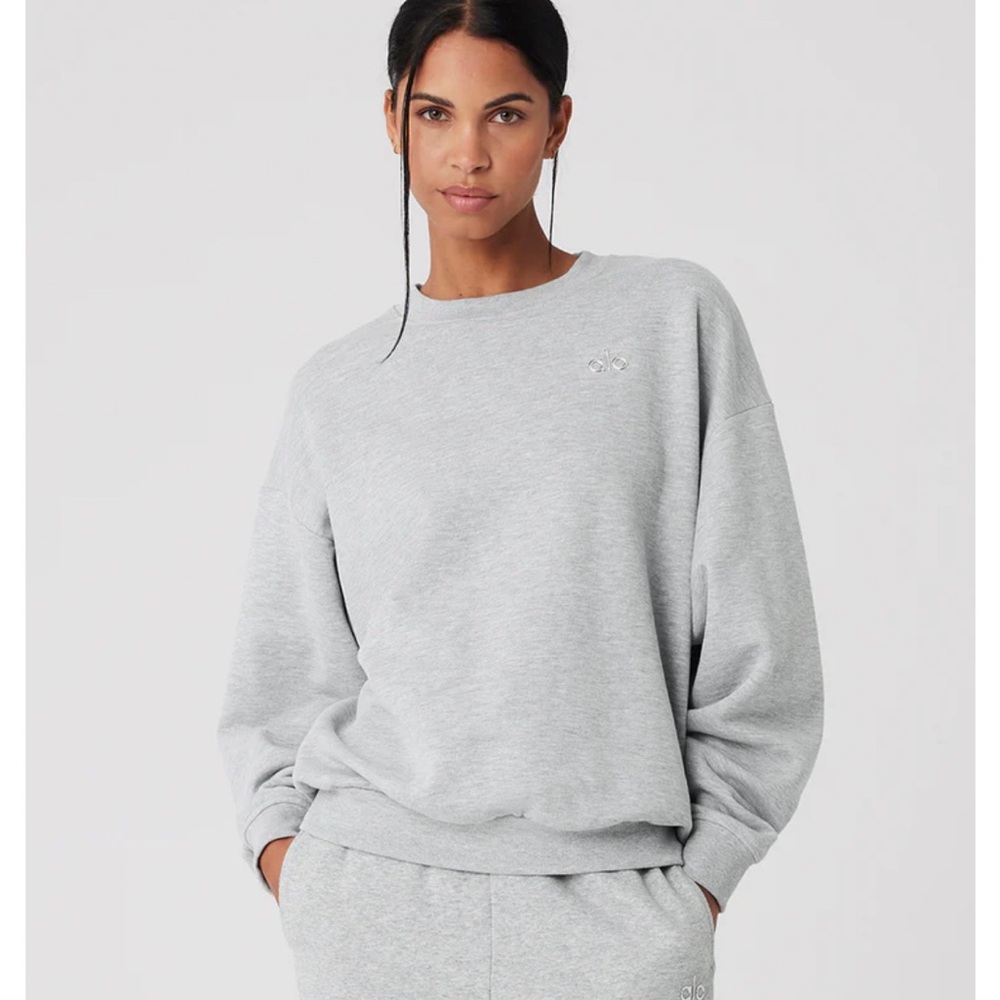 Brand New with Tags ALO Accolade Crew Neck sweatshirt Heather Grey Size Small